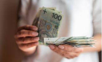 Dyrektywa o jawności wynagrodzeń a RODO — jak HR może nieświadomie narazić firmę na podwójną karę?